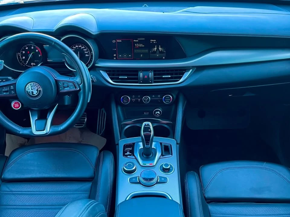 2022 Alfa Romeo Stelvio - Image 15 of 20