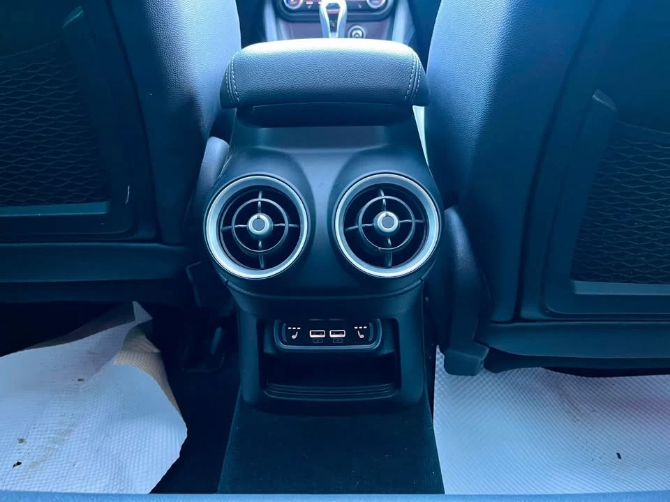 2022 Alfa Romeo Stelvio - Image 19 of 20