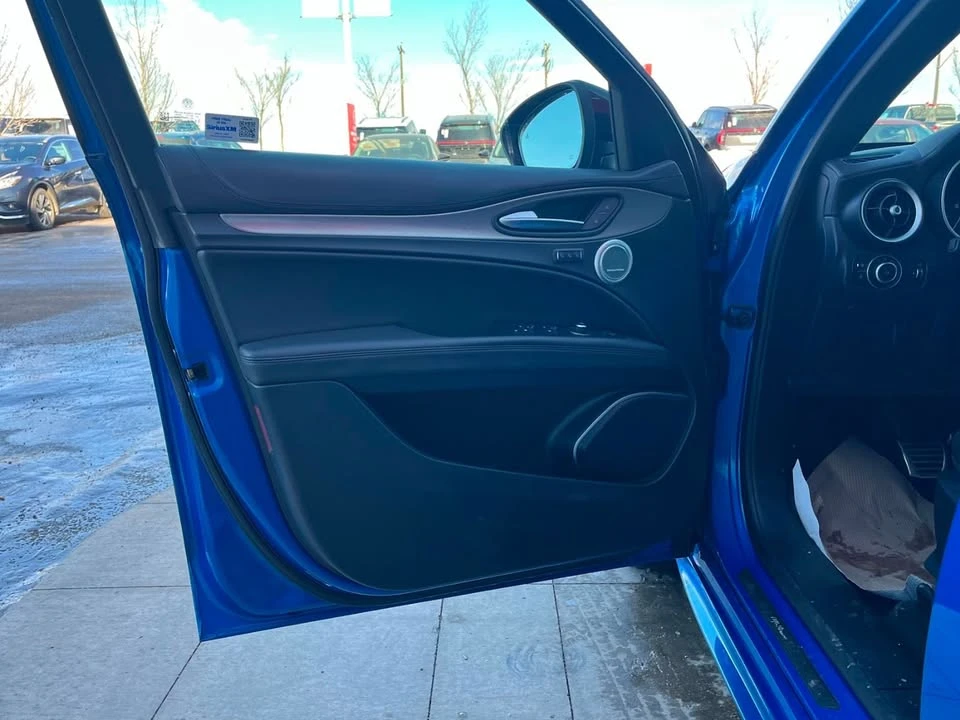 2022 Alfa Romeo Stelvio - Image 10 of 20