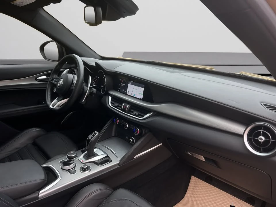 2022 Alfa Romeo Stelvio - Image 19 of 20