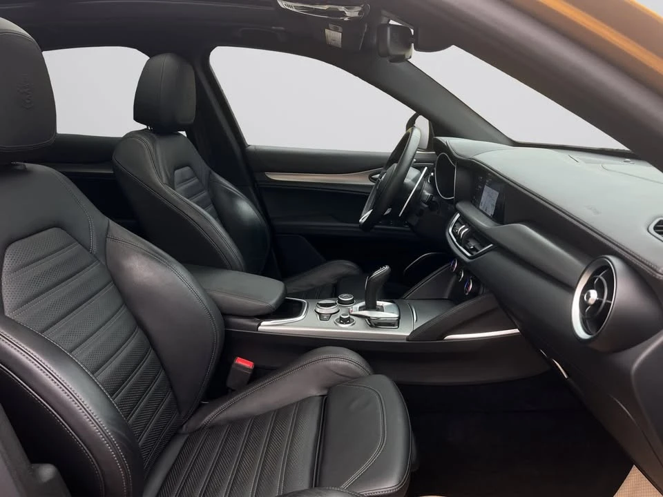 2022 Alfa Romeo Stelvio - Image 18 of 20