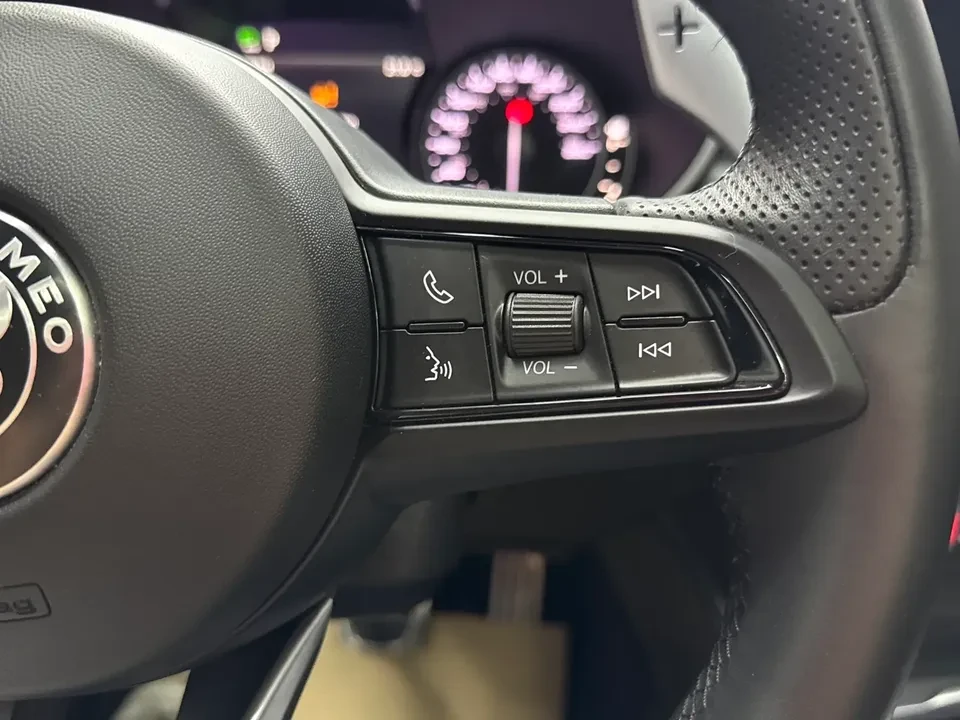 2022 Alfa Romeo Stelvio - Image 17 of 20