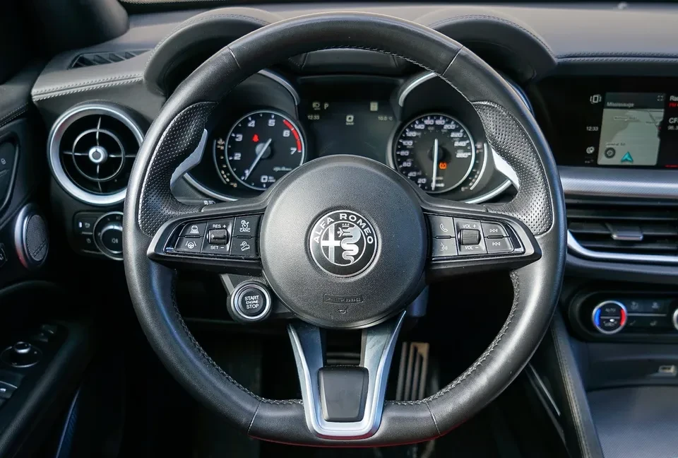 2022 Alfa Romeo Stelvio - Image 14 of 20