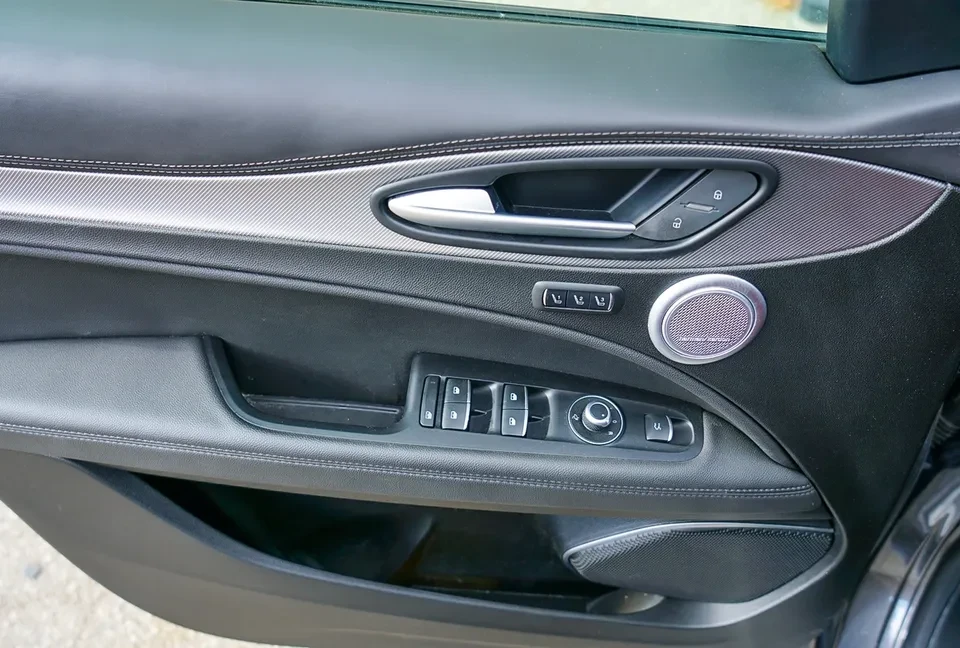 2022 Alfa Romeo Stelvio - Image 5 of 20