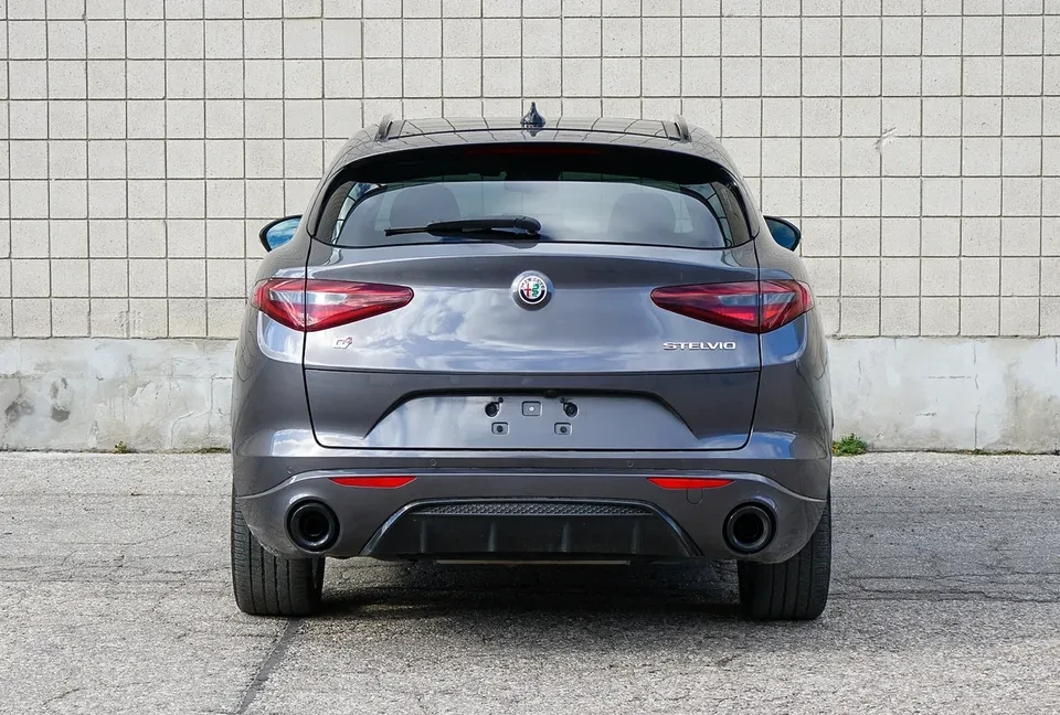 2022 Alfa Romeo Stelvio - Image 3 of 20