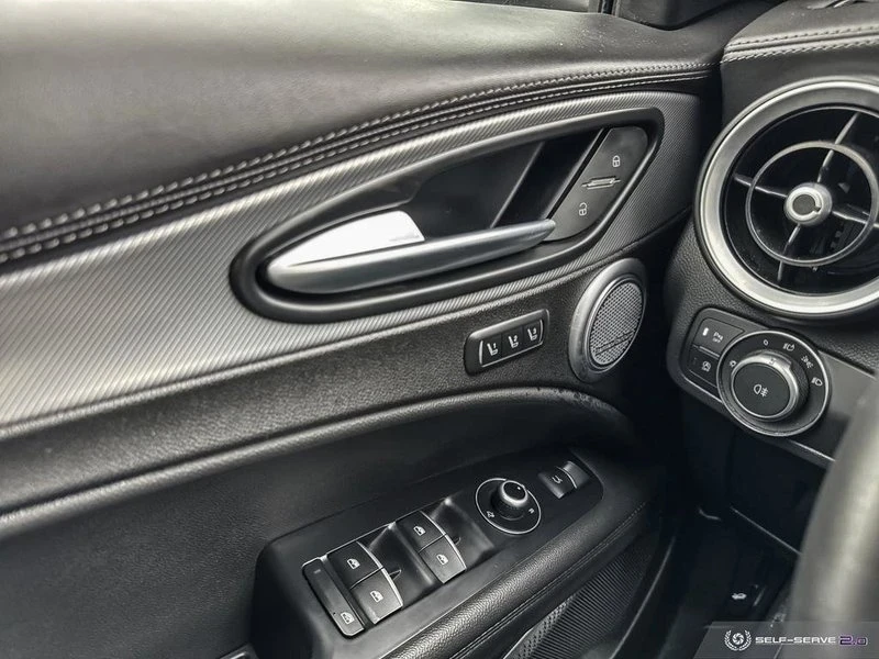 2022 Alfa Romeo Stelvio - Image 18 of 20