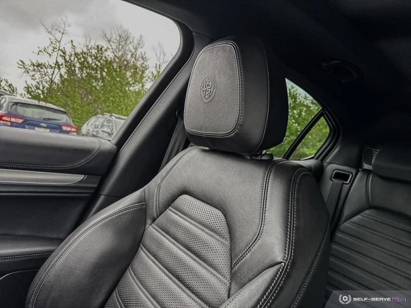 2022 Alfa Romeo Stelvio - Image 19 of 20