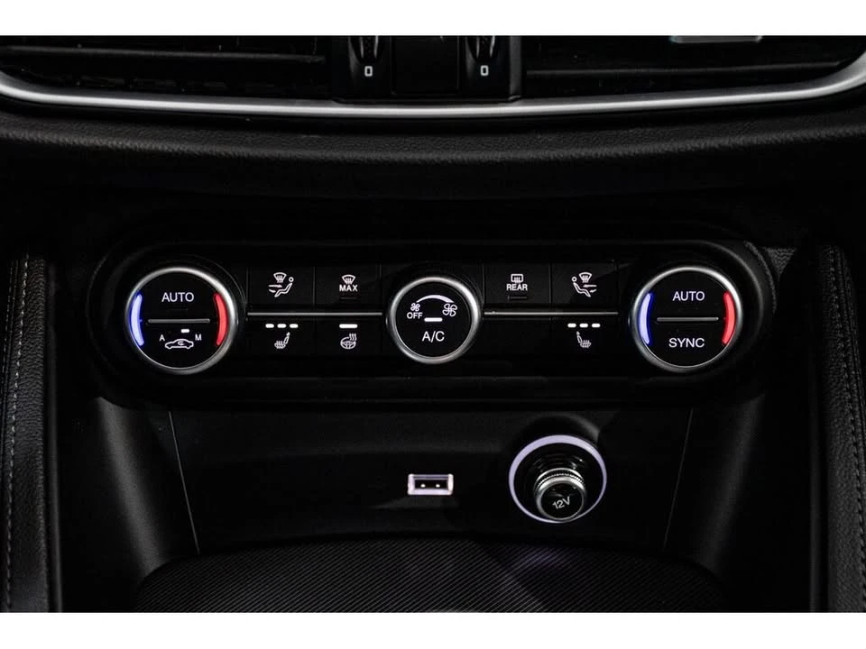 2022 Alfa Romeo Stelvio - Image 15 of 20