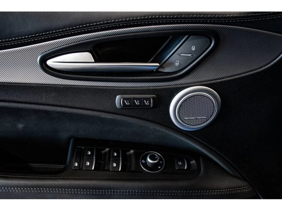 2022 Alfa Romeo Stelvio - Image 13 of 20