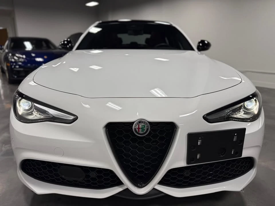 2022 Alfa Romeo Giulia - Image 5 of 20