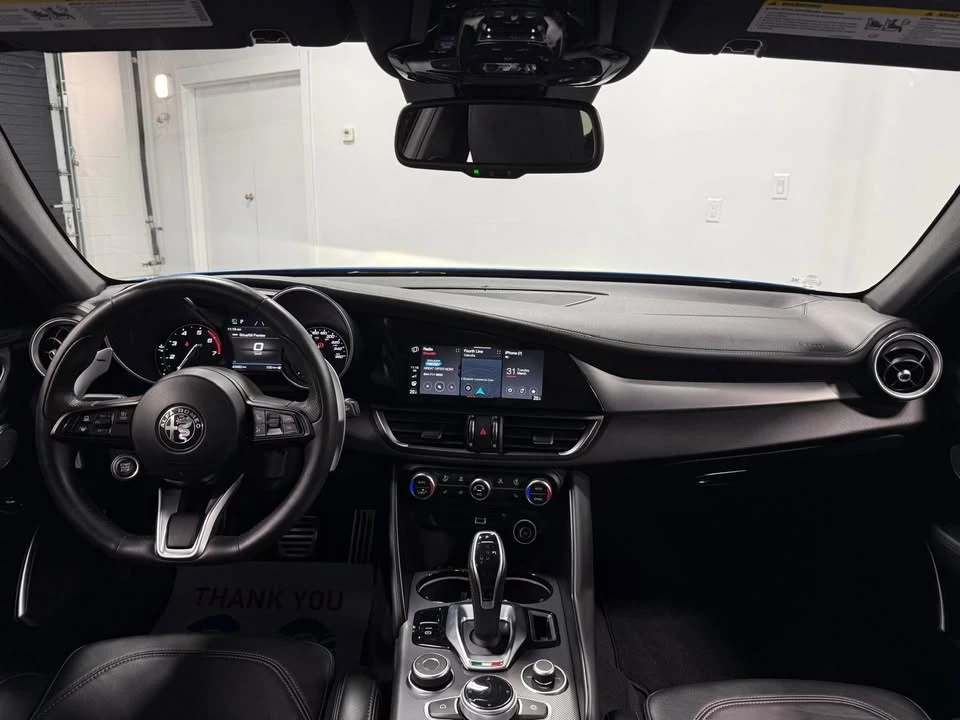 2022 Alfa Romeo Giulia - Image 15 of 20