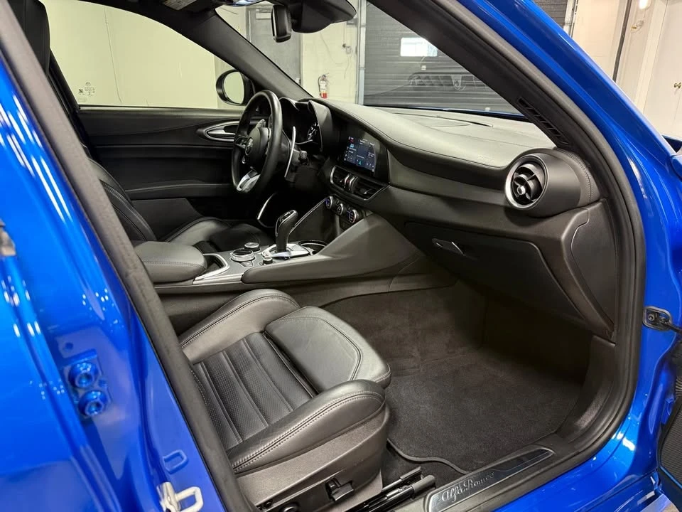 2022 Alfa Romeo Giulia - Image 14 of 20
