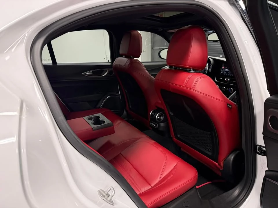 2022 Alfa Romeo Giulia - Image 10 of 20