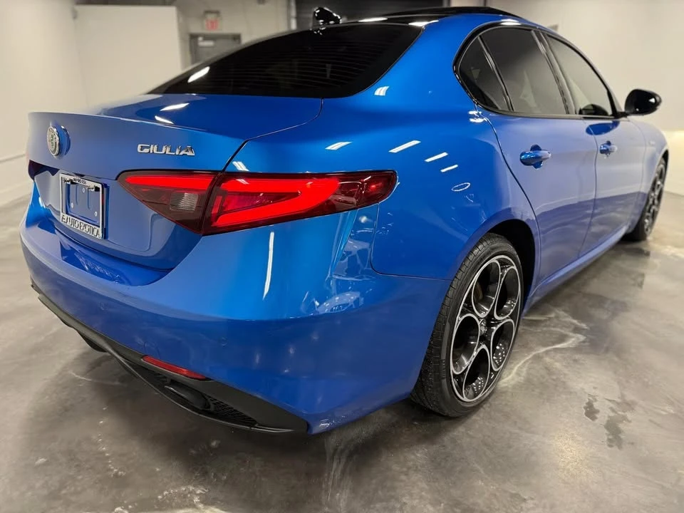 2022 Alfa Romeo Giulia - Image 4 of 20