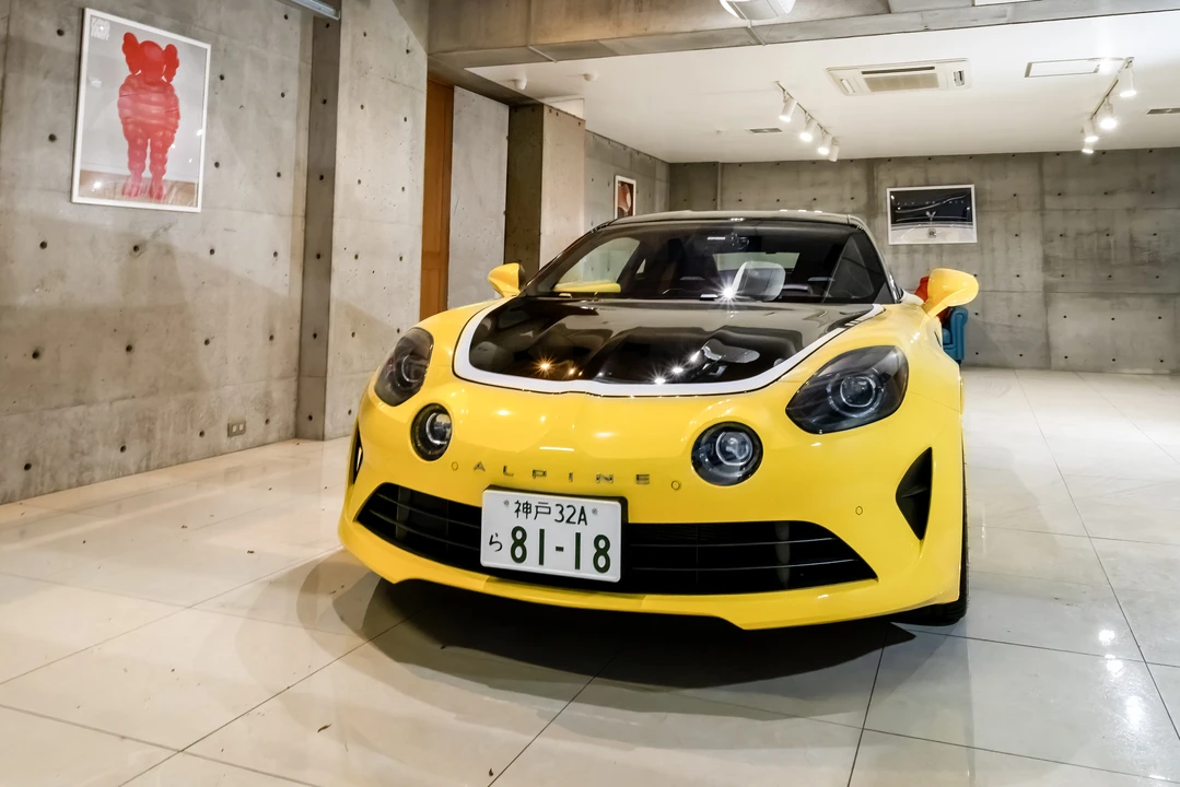 2022 Alpine A110 (2017-Present) - Image 2 of 31
