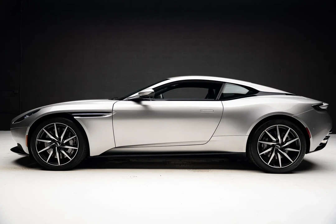 2022 Aston Martin DB11 - Image 17 of 21