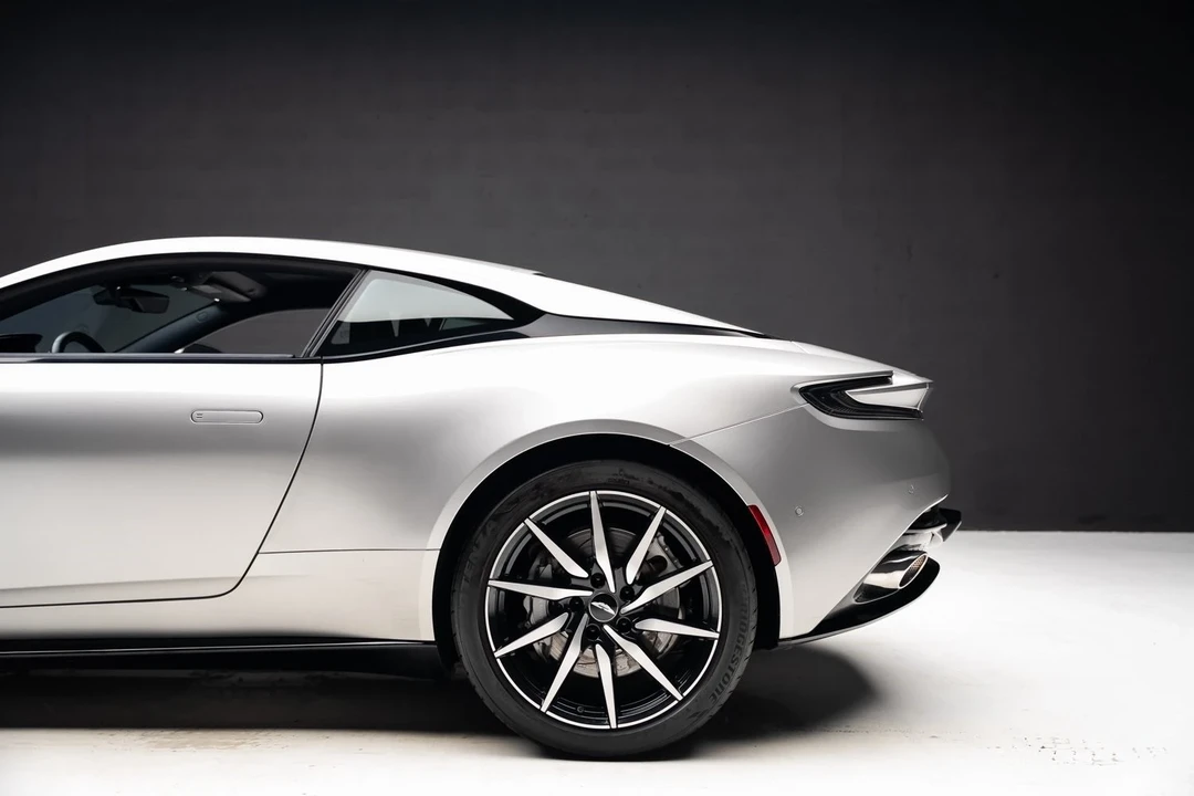 2022 Aston Martin DB11 - Image 20 of 21