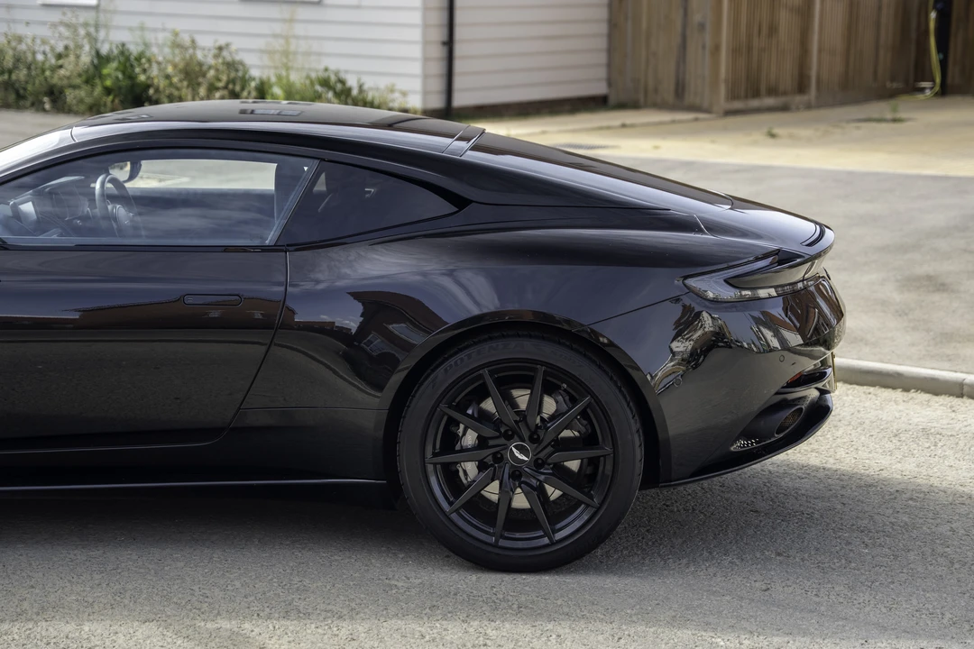 2022 Aston Martin DB11 V8 - Image 22 of 31