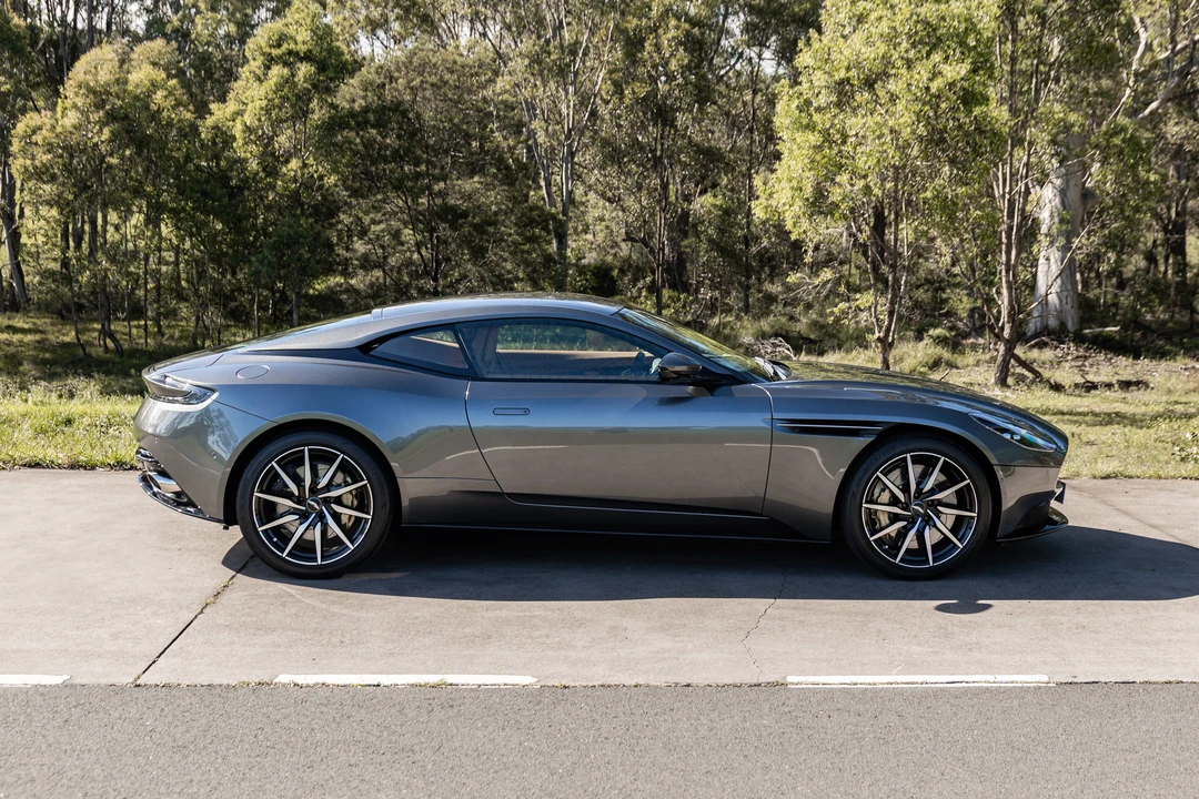 2022 Aston Martin DB11 V12 - Image 16 of 31