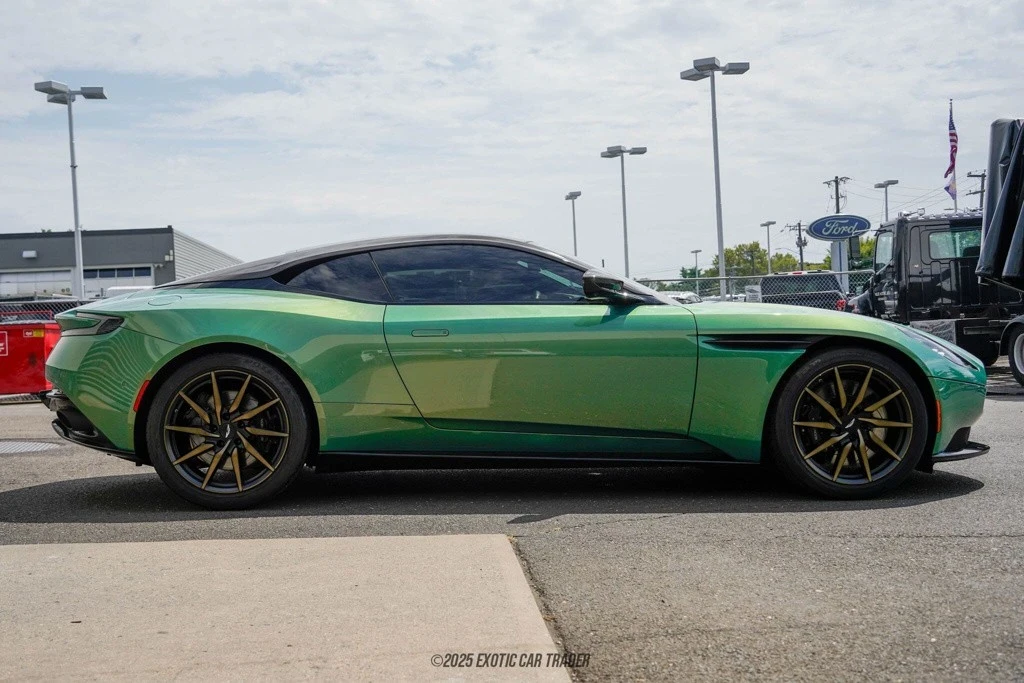 2022 Aston Martin DB11 V8 - Image 9 of 12