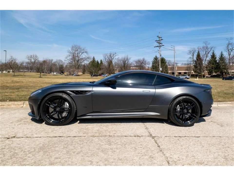 2022 Aston Martin DBS Superleggera - Image 2 of 31