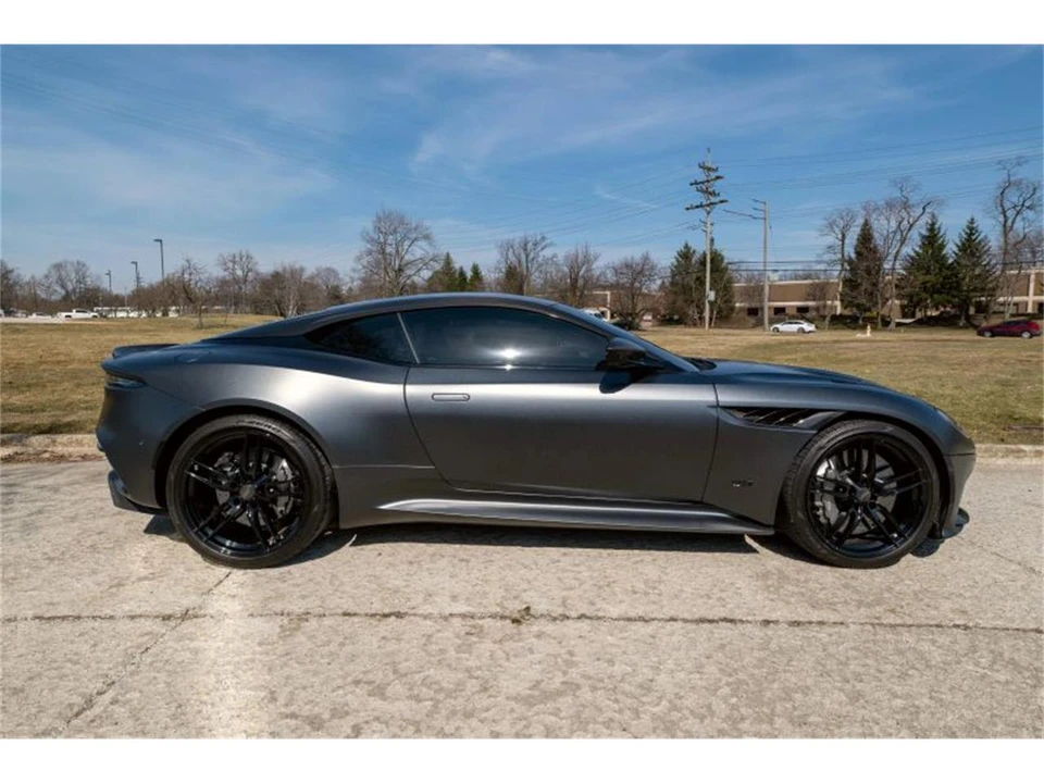 2022 Aston Martin DBS Superleggera - Image 15 of 31