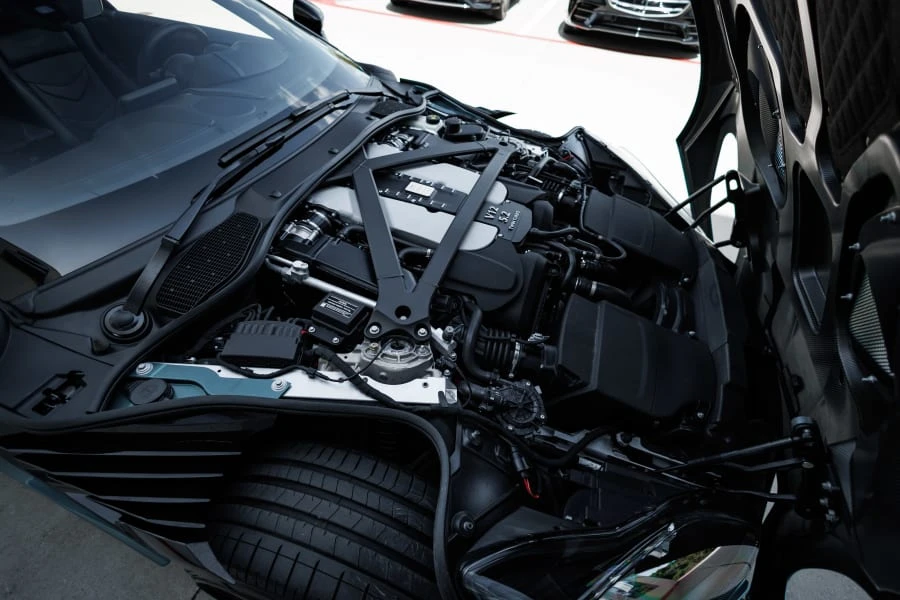 2022 Aston Martin DBS Superleggera - Image 14 of 15