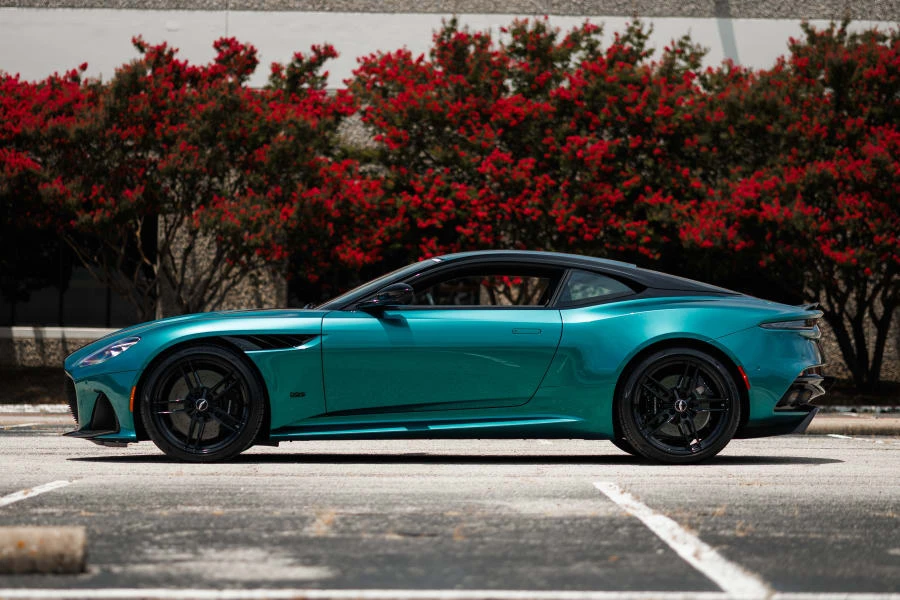 2022 Aston Martin DBS Superleggera - Image 2 of 15