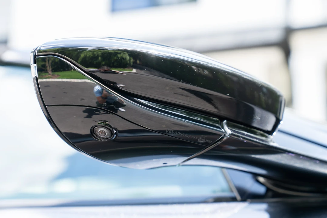 2022 Aston Martin DBS Superleggera - Image 26 of 31