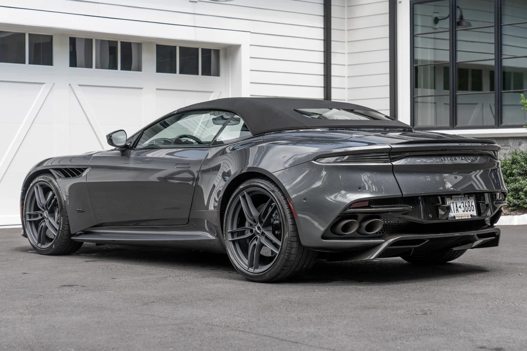 2022 Aston Martin DBS Superleggera - Image 4 of 31