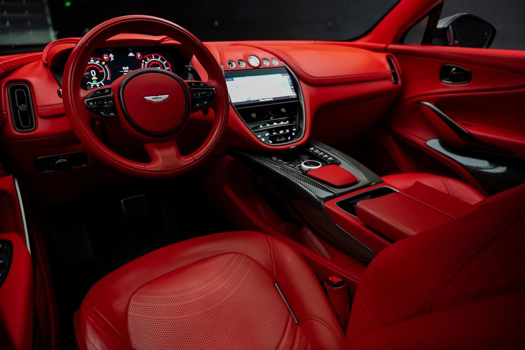 2022 Aston Martin DBX - Image 2 of 31