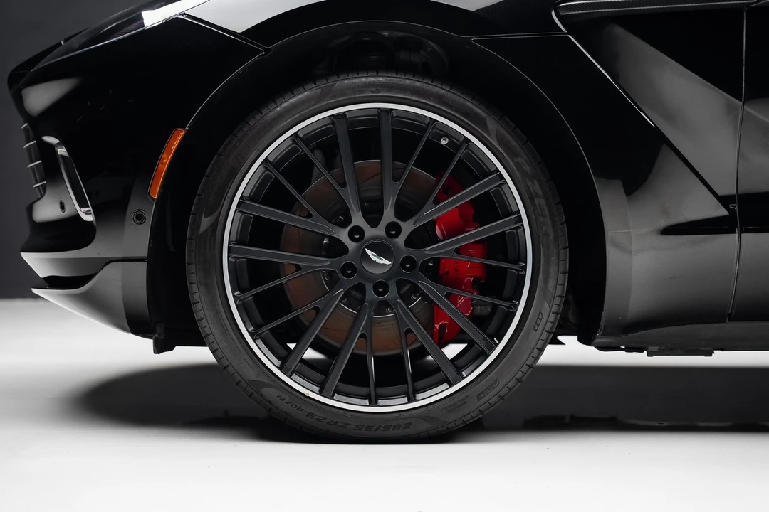 2022 Aston Martin DBX - Image 20 of 31