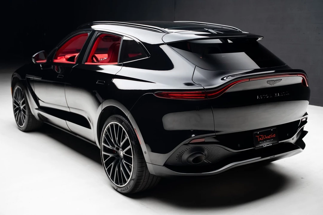 2022 Aston Martin DBX - Image 25 of 31