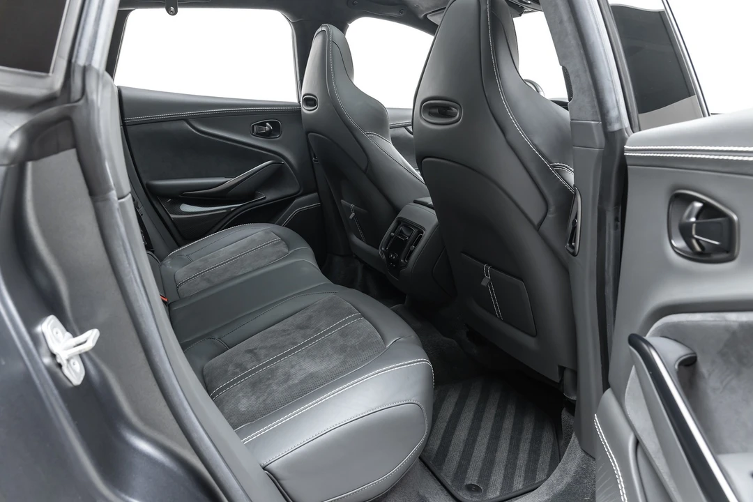 2022 Aston Martin DBX - Image 26 of 31
