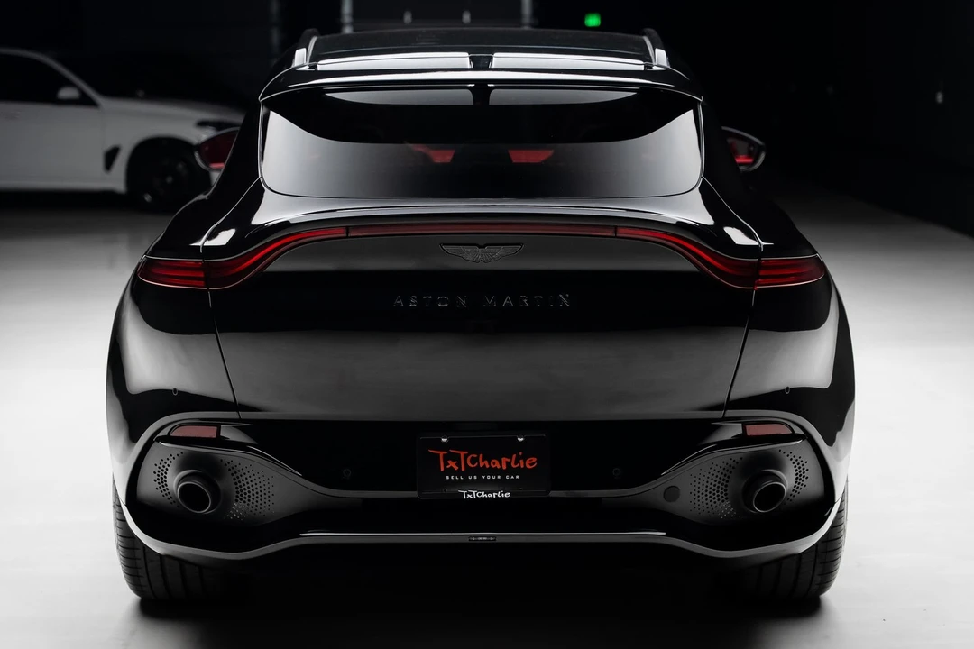 2022 Aston Martin DBX - Image 27 of 31