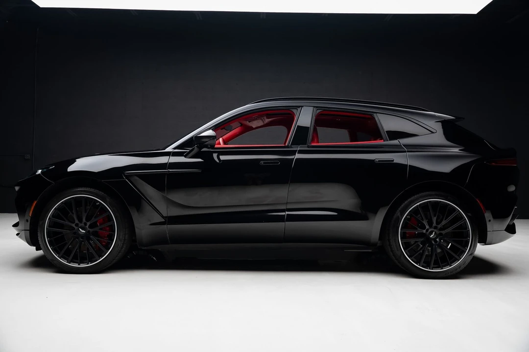 2022 Aston Martin DBX - Image 18 of 31