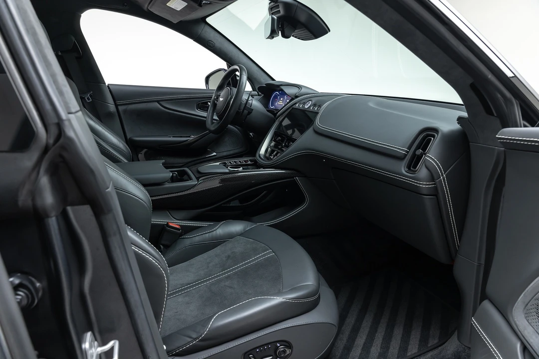 2022 Aston Martin DBX - Image 29 of 31