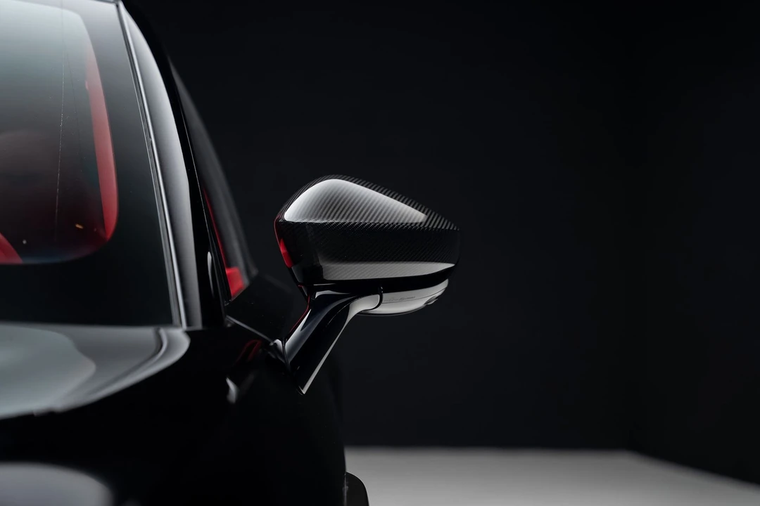 2022 Aston Martin DBX - Image 16 of 31