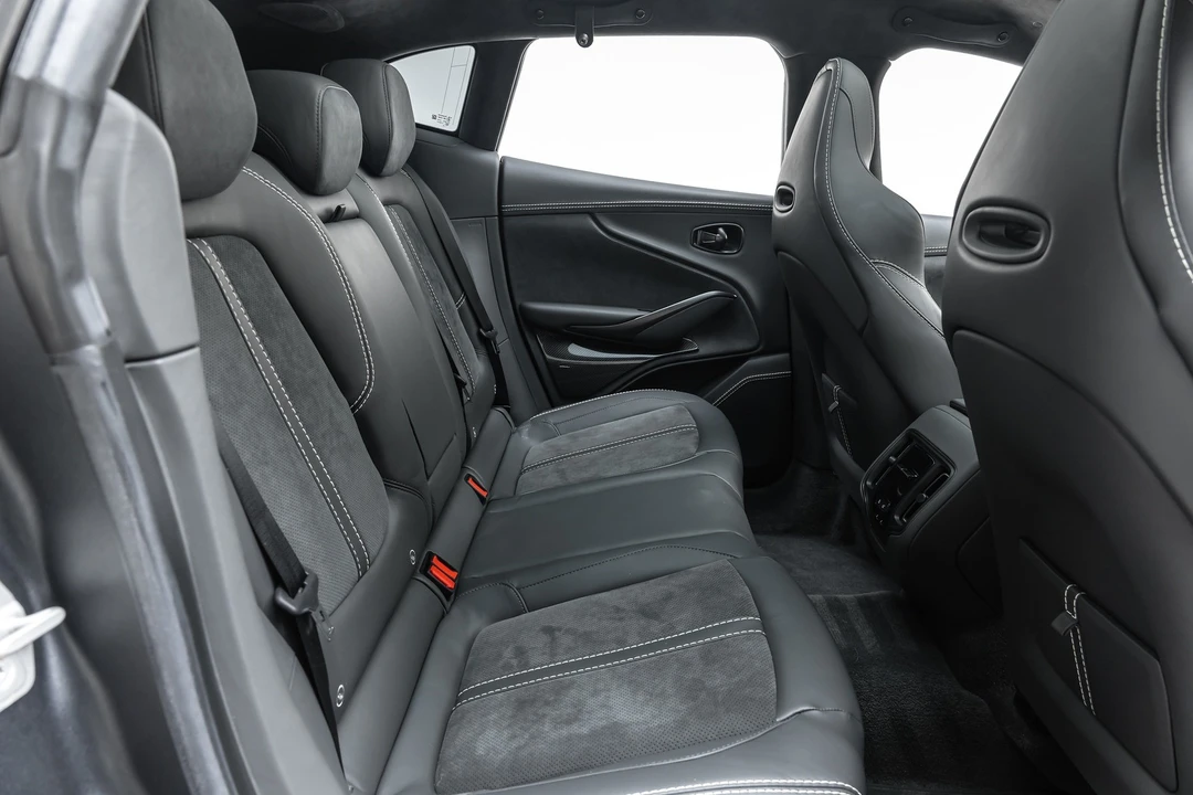 2022 Aston Martin DBX - Image 27 of 31