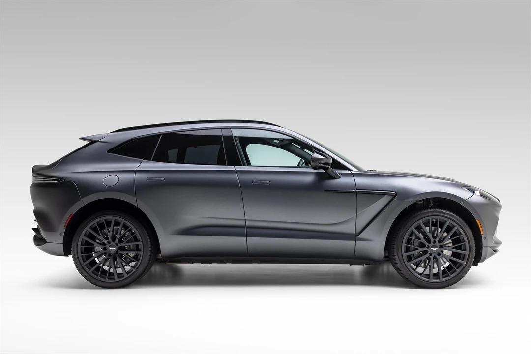 2022 Aston Martin DBX - Image 8 of 31