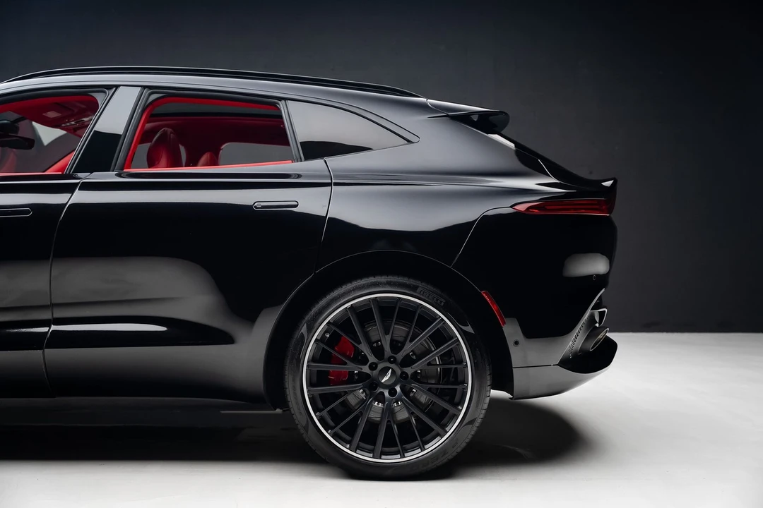 2022 Aston Martin DBX - Image 21 of 31