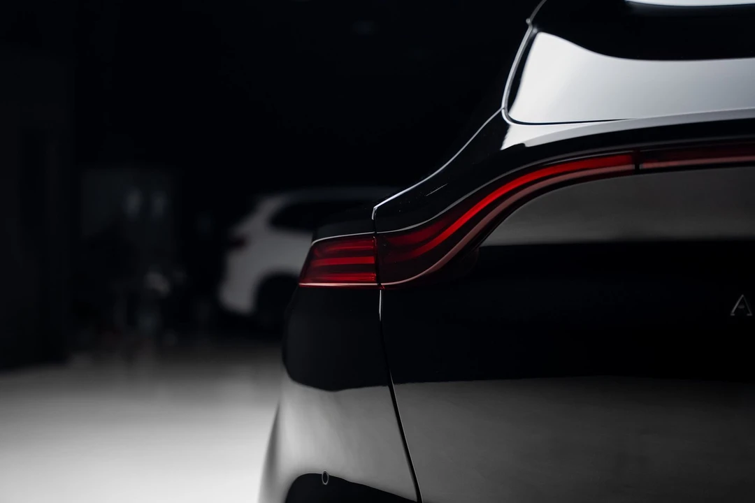 2022 Aston Martin DBX - Image 29 of 31