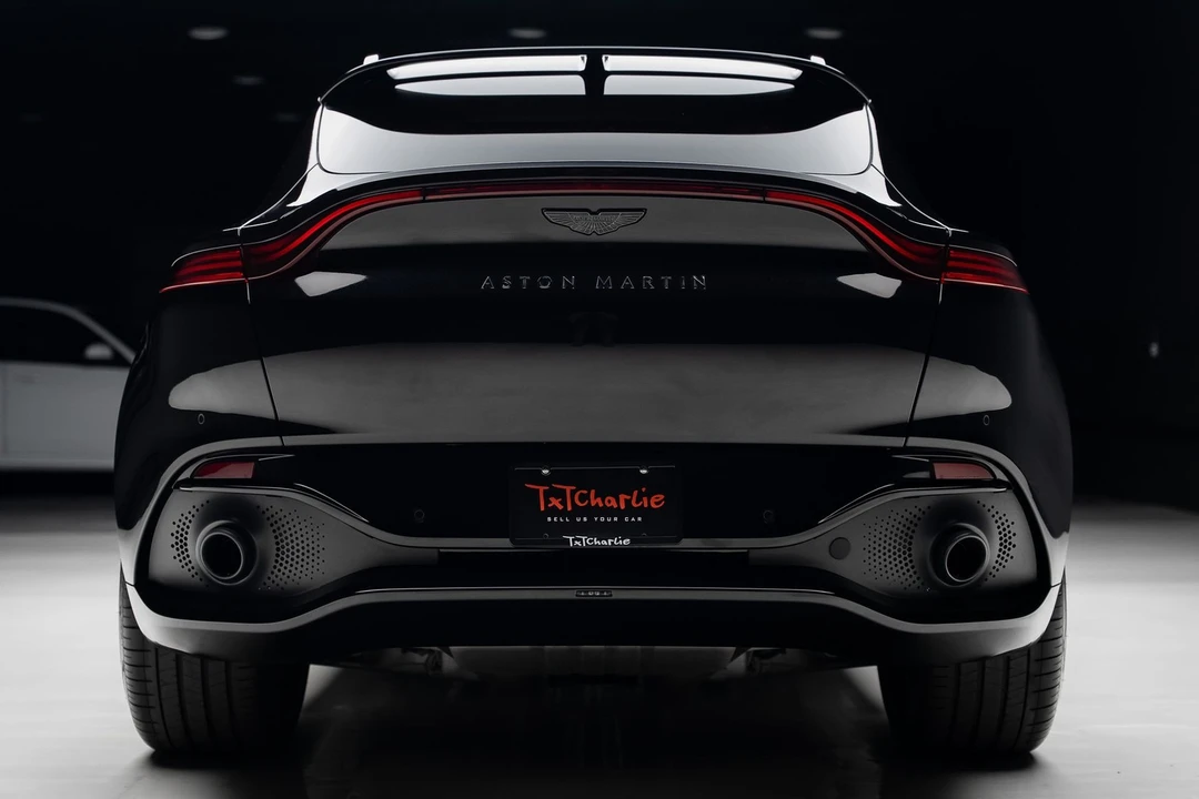 2022 Aston Martin DBX - Image 28 of 31