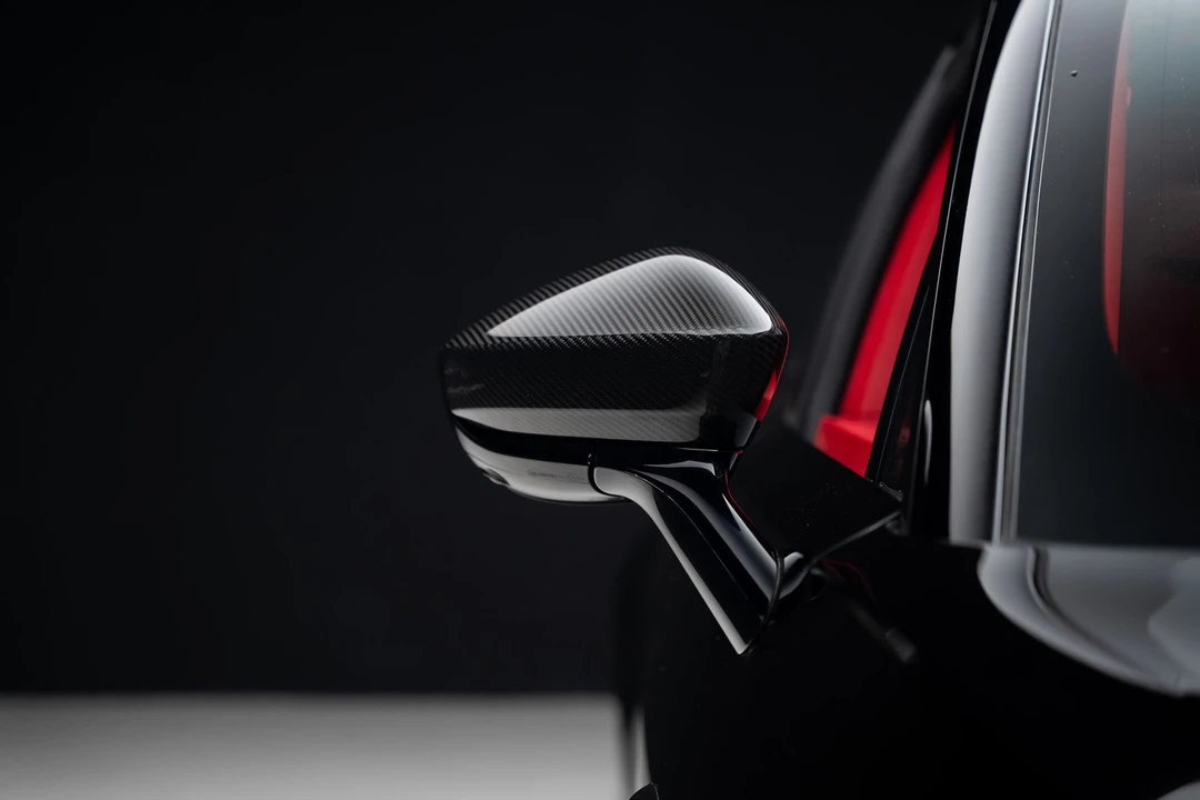 2022 Aston Martin DBX - Image 15 of 31