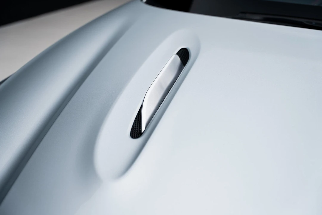 2022 Aston Martin DBX - Image 13 of 21