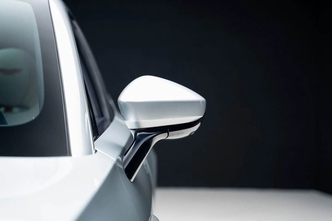 2022 Aston Martin DBX - Image 15 of 21