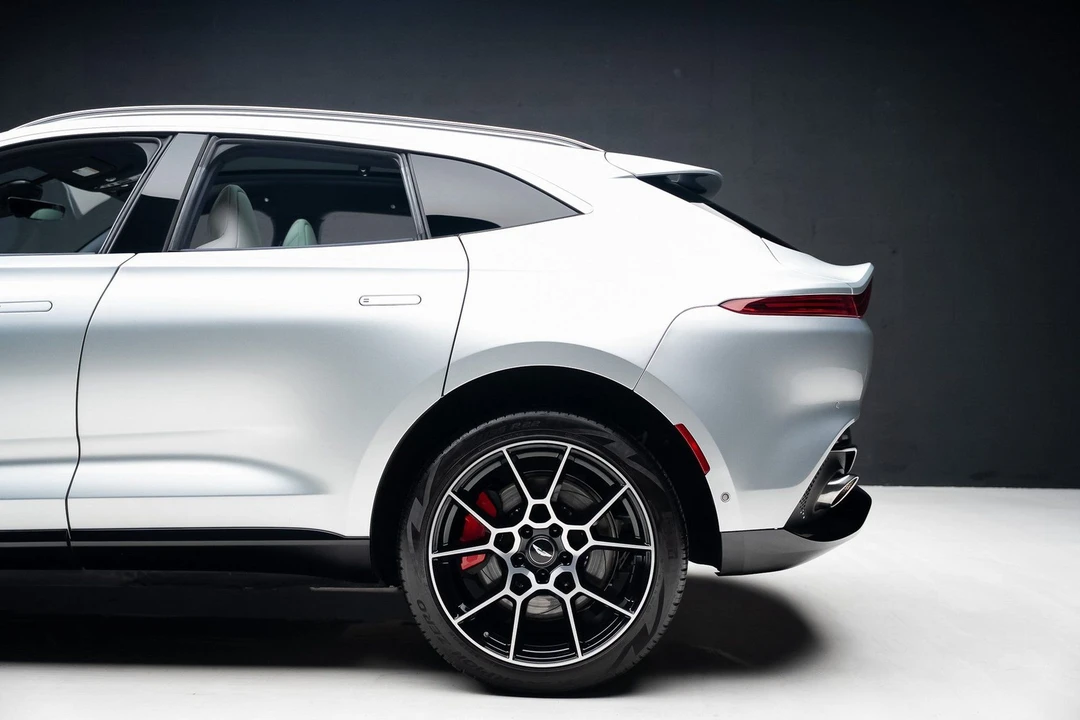2022 Aston Martin DBX - Image 20 of 21