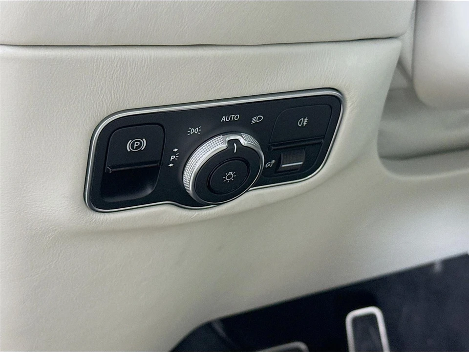 2022 Aston Martin DBX - Image 4 of 21