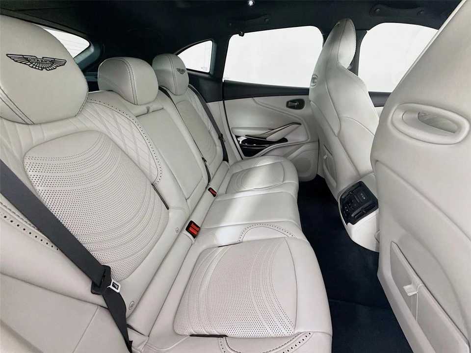 2022 Aston Martin DBX - Image 20 of 31