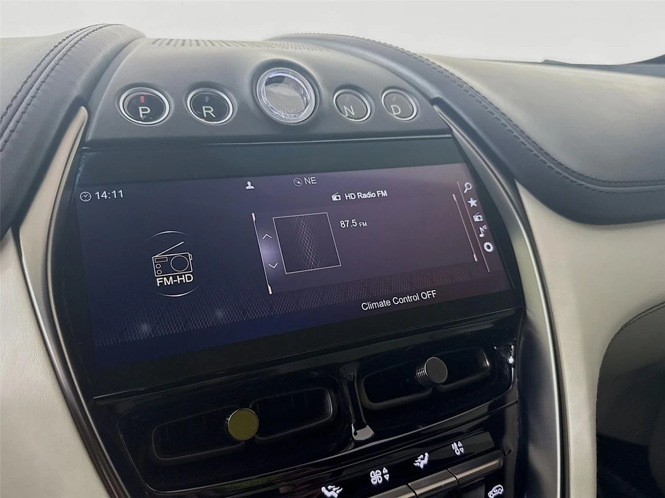2022 Aston Martin DBX - Image 7 of 31